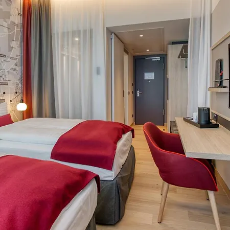 Отель Intercityhotel Berlin Airport Ber Terminal 1 & 2 4*