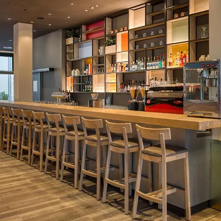 Отель Intercityhotel Berlin Airport Ber Terminal 1 & 2 4*