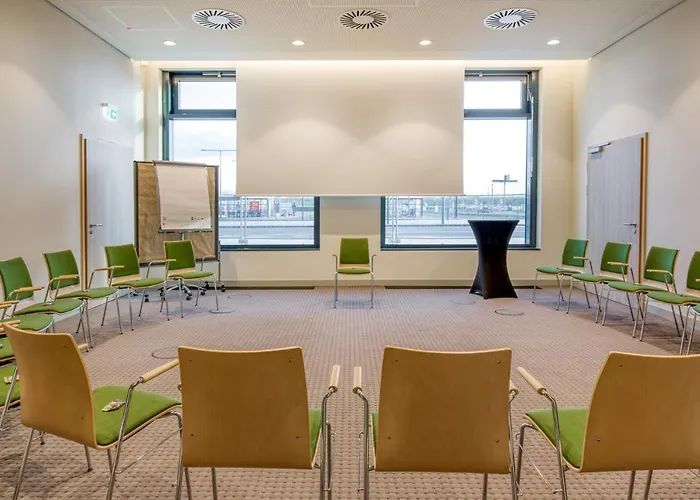 호텔 Intercityhotel Berlin Airport Ber Terminal 1 & 2 4*