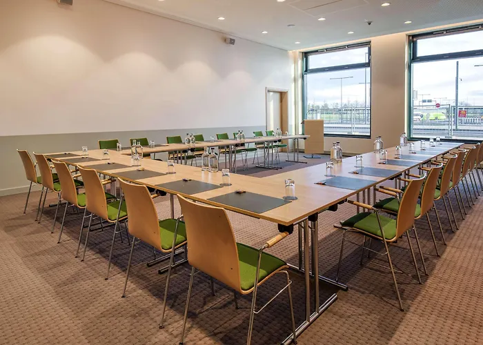 Intercityhotel Berlin Airport Ber Terminal 1 & 2 호텔